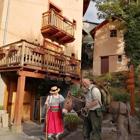 Eco-Hotel Et Yourtes Du Mercantour Guillaumes Bagian luar foto