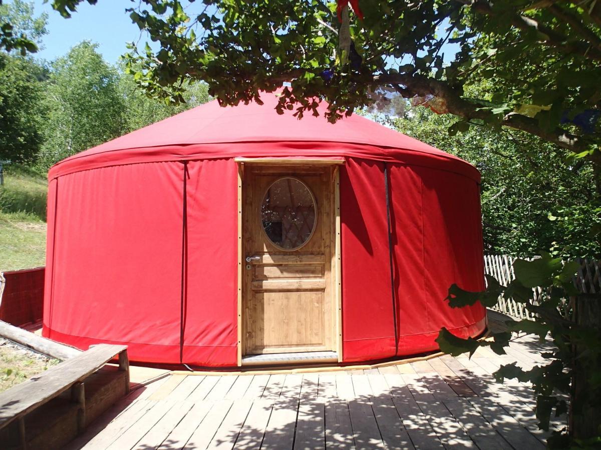 Eco-Hotel Et Yourtes Du Mercantour Guillaumes Bagian luar foto