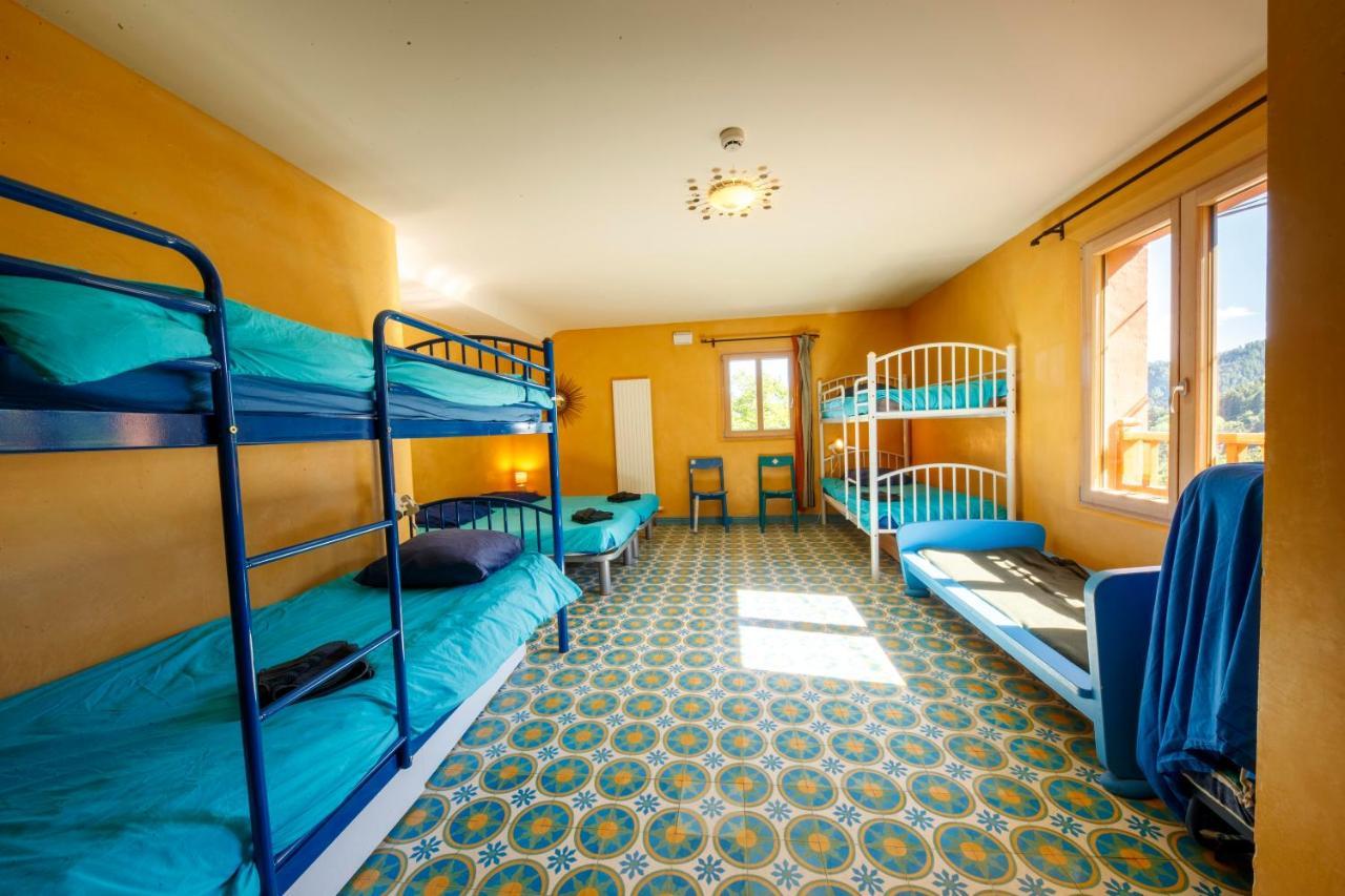 Eco-Hotel Et Yourtes Du Mercantour Guillaumes Bagian luar foto