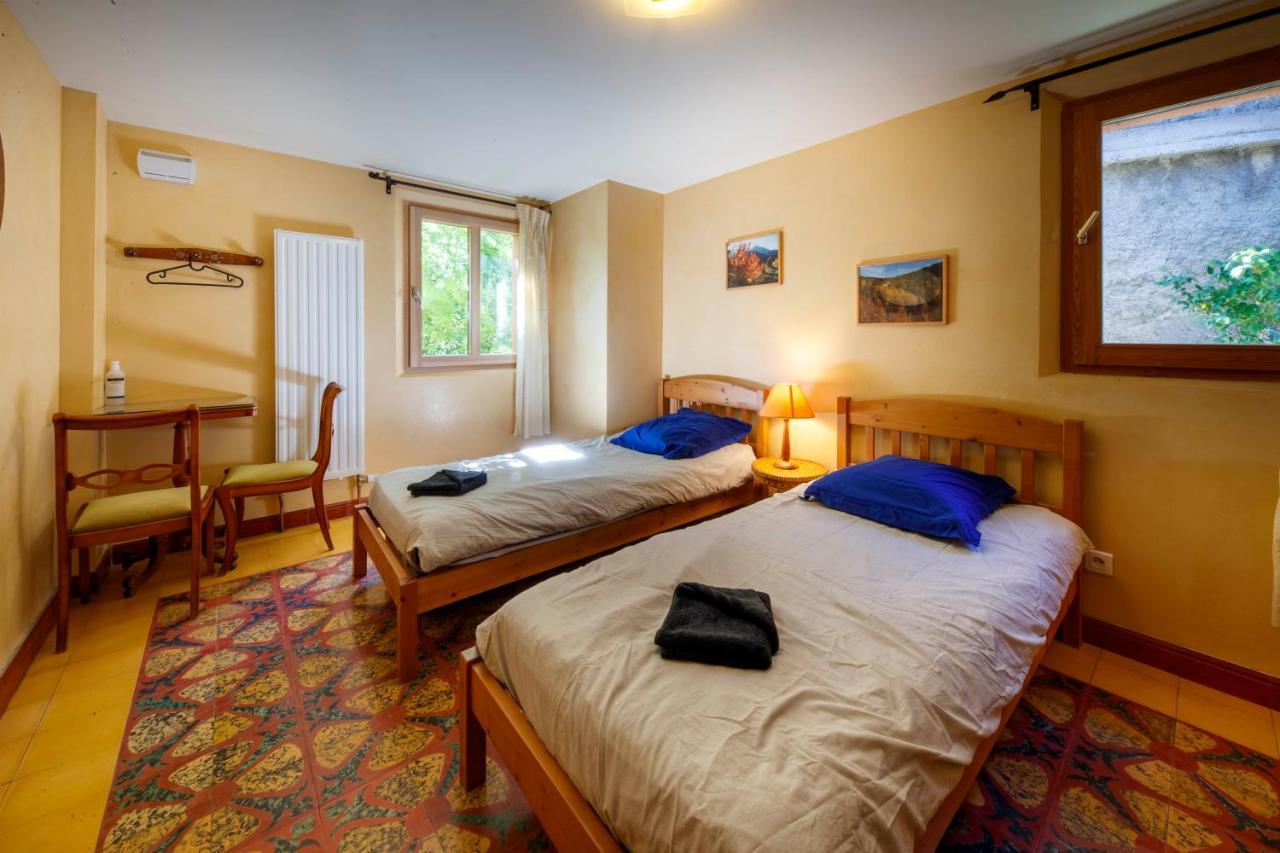 Eco-Hotel Et Yourtes Du Mercantour Guillaumes Bagian luar foto