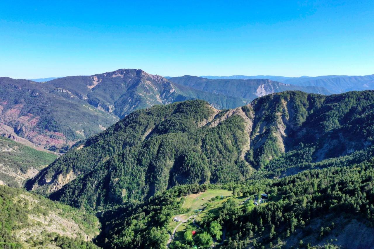 Eco-Hotel Et Yourtes Du Mercantour Guillaumes Bagian luar foto