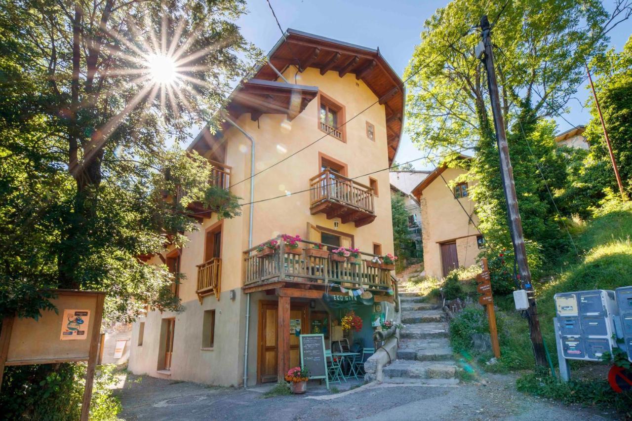 Eco-Hotel Et Yourtes Du Mercantour Guillaumes Bagian luar foto
