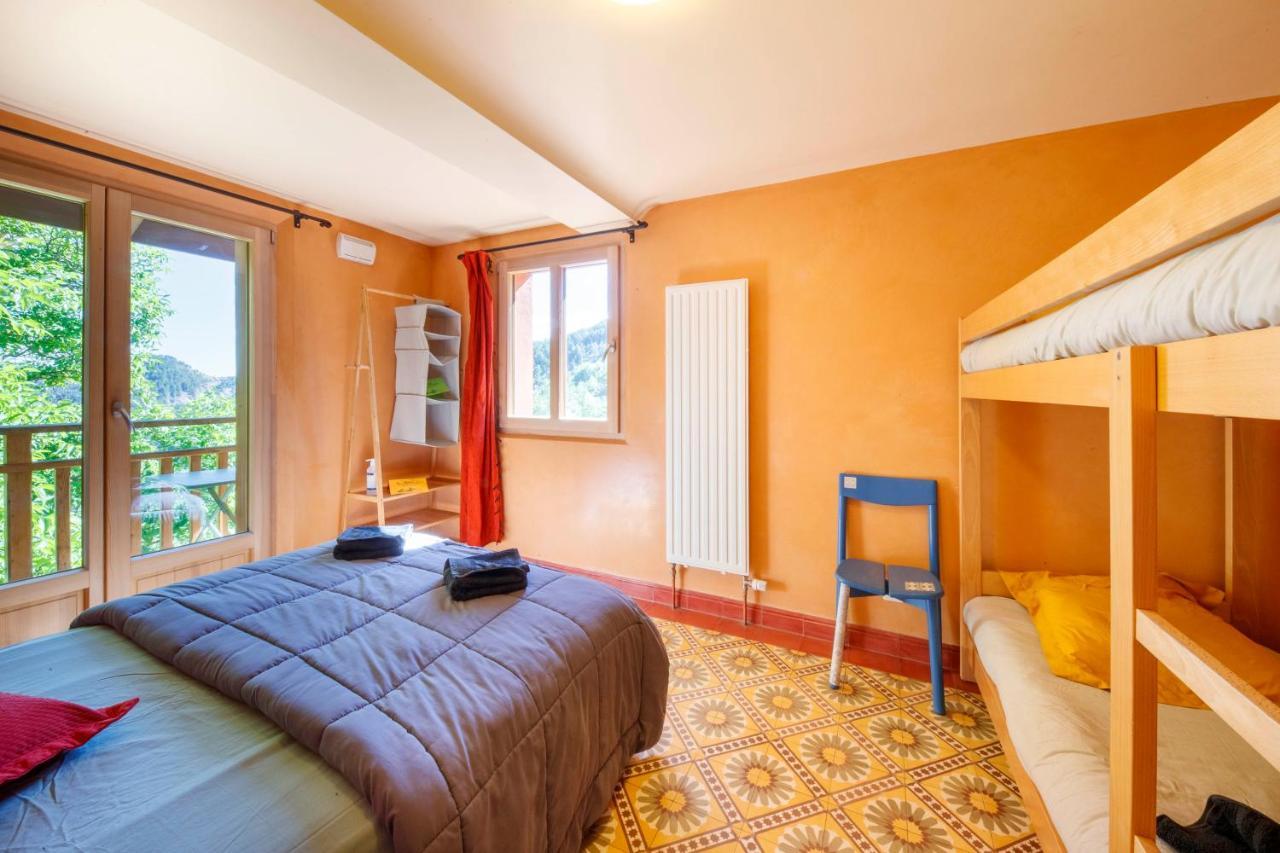 Eco-Hotel Et Yourtes Du Mercantour Guillaumes Bagian luar foto