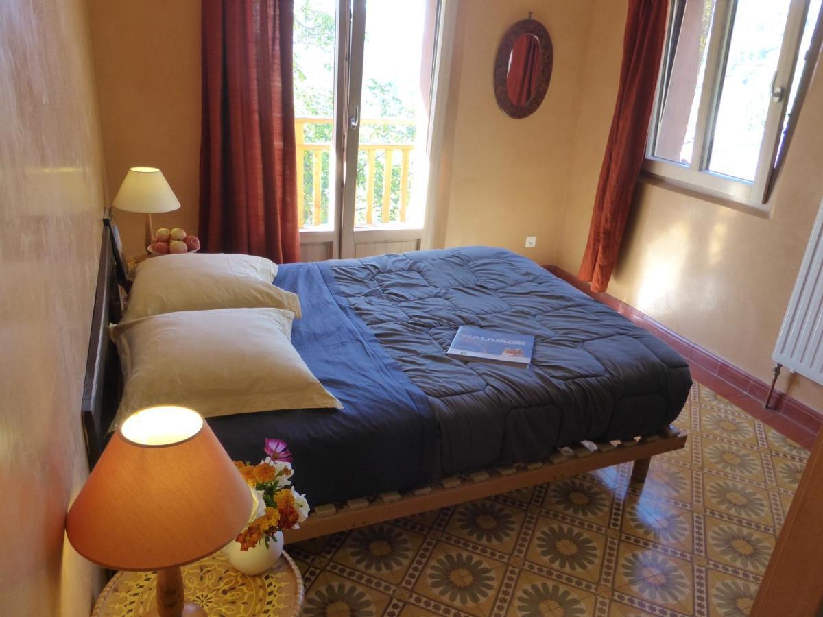 Eco-Hotel Et Yourtes Du Mercantour Guillaumes Bagian luar foto